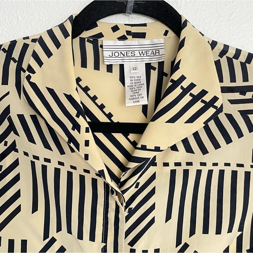 Vintage Silk Jones New York Beige Navy Blue Abstract Print Button Down Blouse - Picture 7 of 10